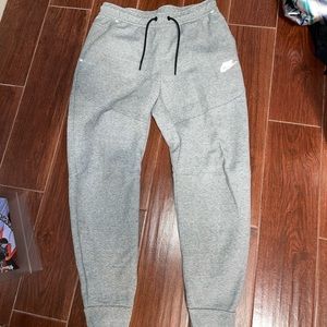 Nike tech fleece jogger pants worn once perfect condition !
